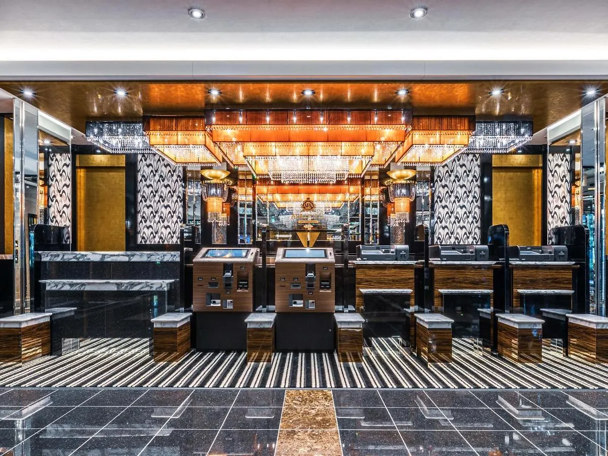 Apa Hotel Shin Osaka Ekimae 3*,